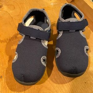 Kids’ water shoes